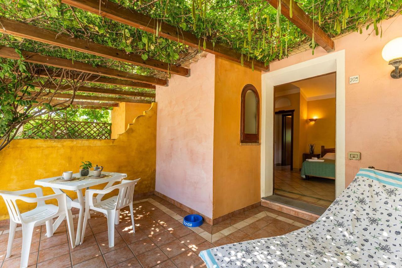 Apartments In Residence With Swimming Pool In Santa Margherita Di Pula, 250 Meters From The Sea Exterior foto